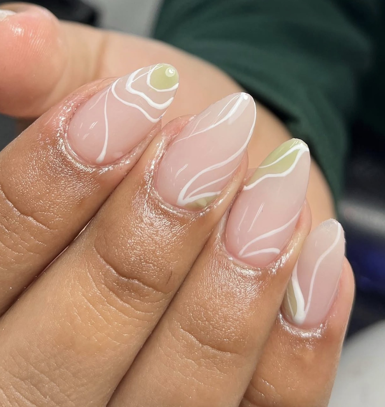 Creative nail art set by Élevé