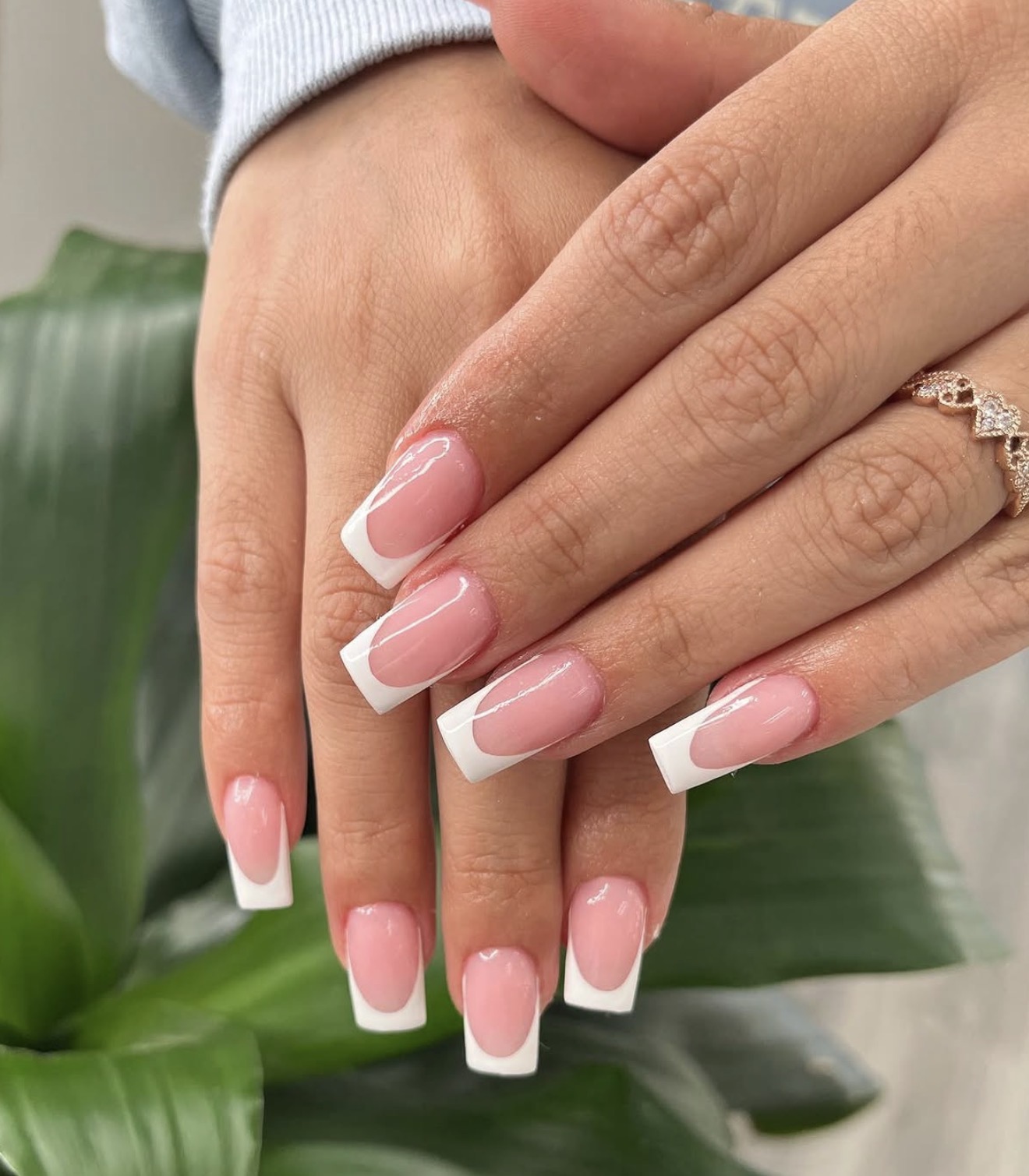 Detailed manicure by Élevé